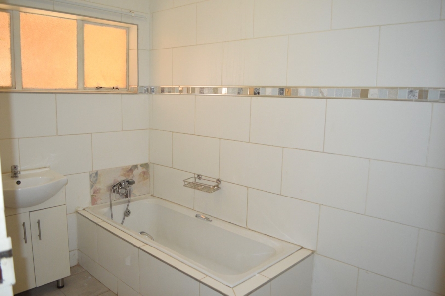 4 Bedroom Property for Sale in Roosheuwel North West